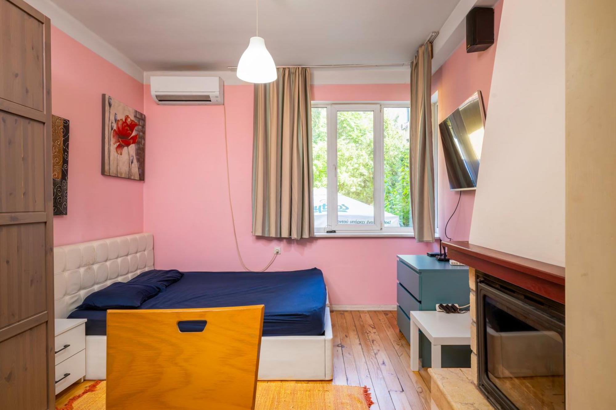 Sofia'S 1Bd Colourful Getaway Near Ndk Apartment Exterior photo